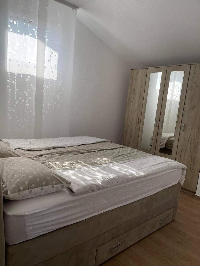 Kuca Za Odmor Bachus Villa Перой Екстериор снимка